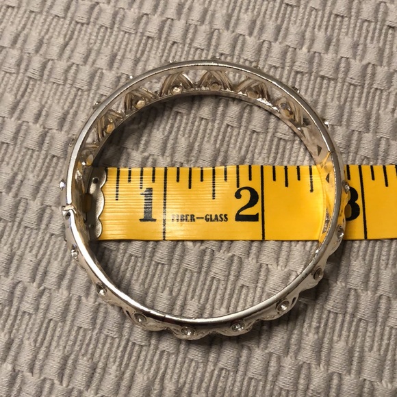 Silver Non-tarnish Bracelet 36 rhinestones with spring open/closure - Picture 6 of 6